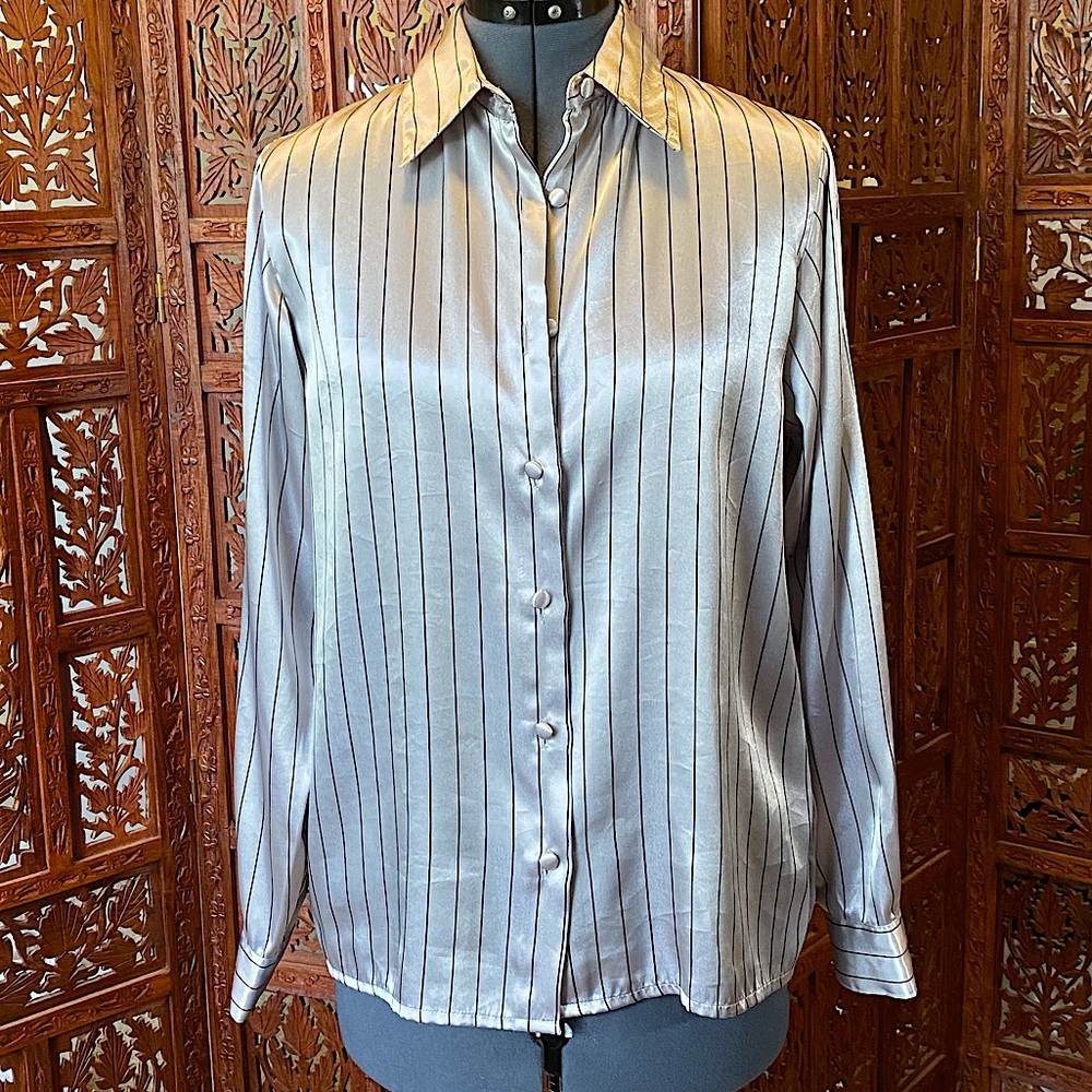 VINTAGE SILVER SILK WORK BUTTON DOWN TOP BLOUSE